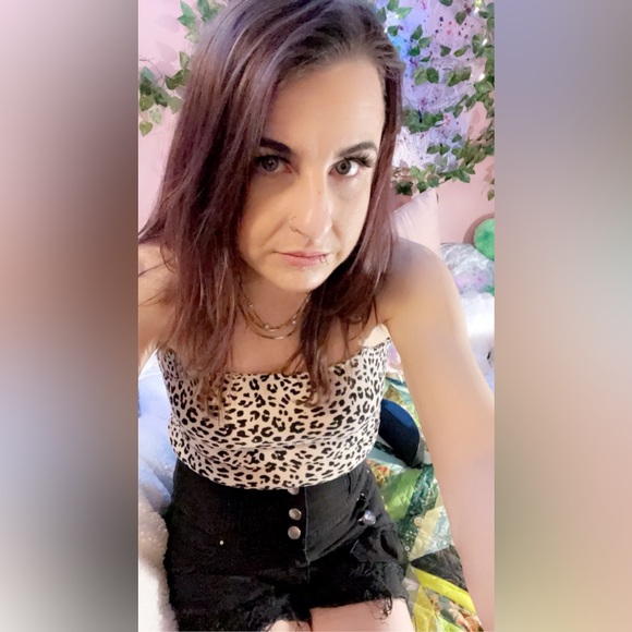 Meet your Posher, Lindsay - Picture 1 of 2